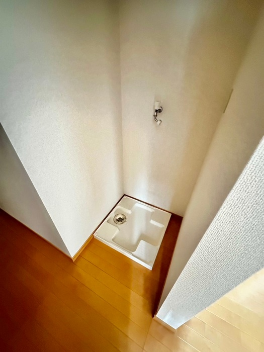 物件内観写真15　(洗濯機置場)