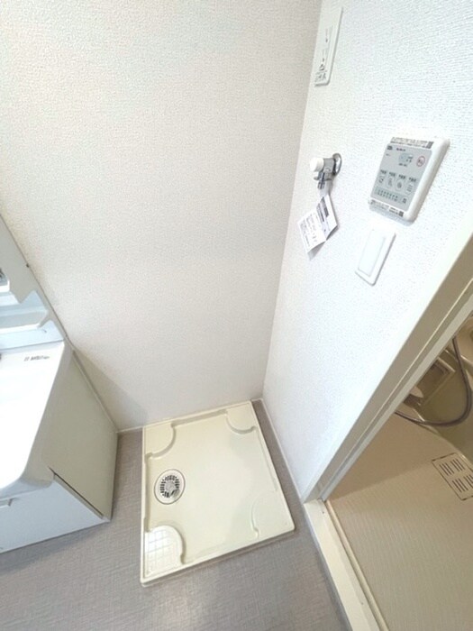 物件内観写真11　(洗濯機置場)