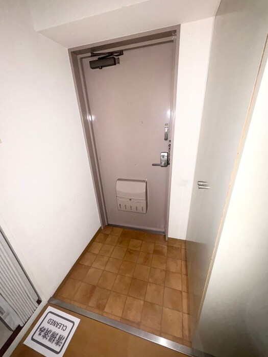 物件内観写真16　(玄関)