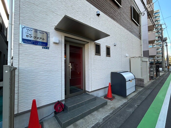 物件外観写真3　(エントランス部分)