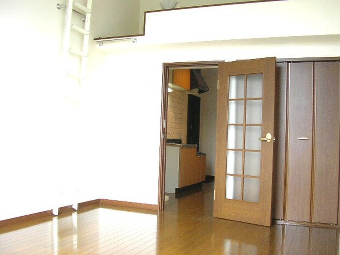 物件内観写真9　(居室)