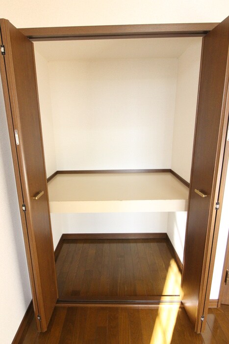 物件内観写真15　(収納)