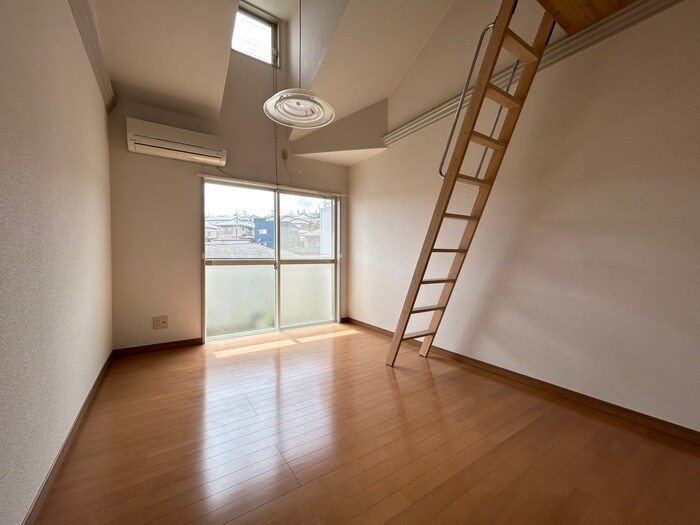 物件内観写真8　(居室)