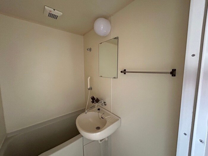 物件内観写真12　(洗面)