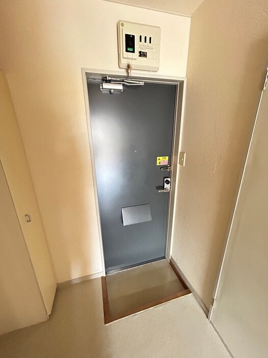 物件内観写真17　(玄関)
