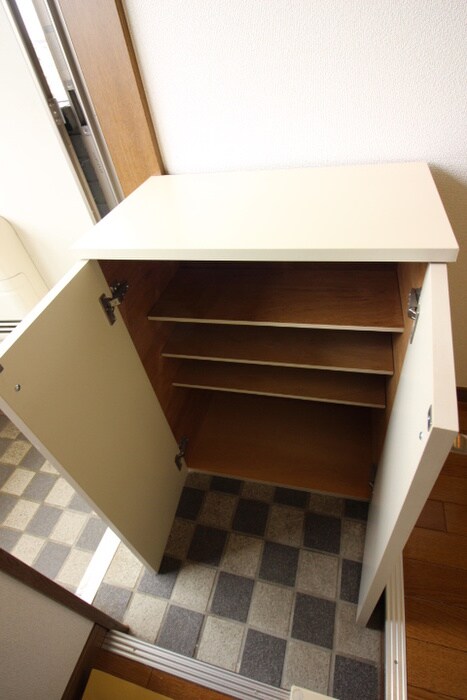 物件内観写真8　(靴箱)