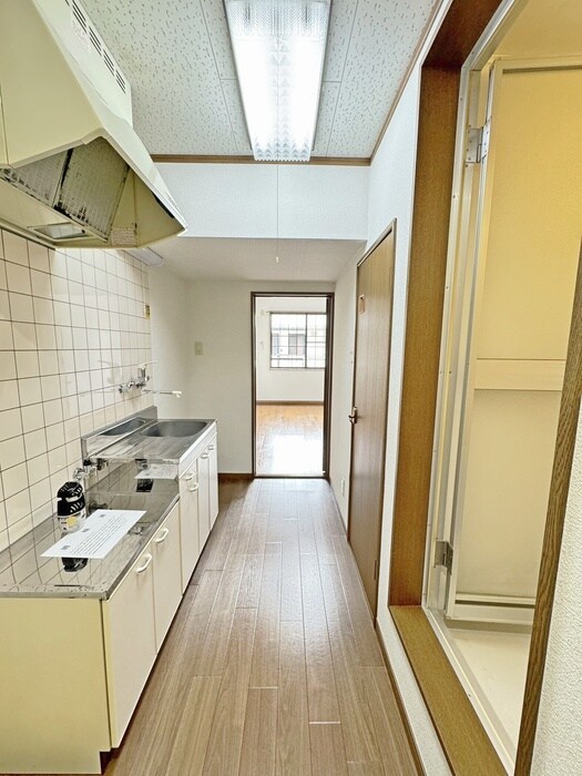 物件内観写真16　(廊下)