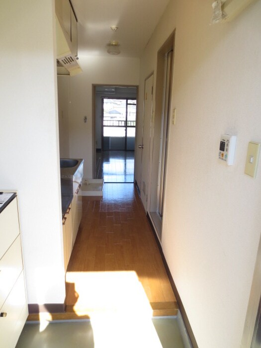 物件内観写真14　(廊下)