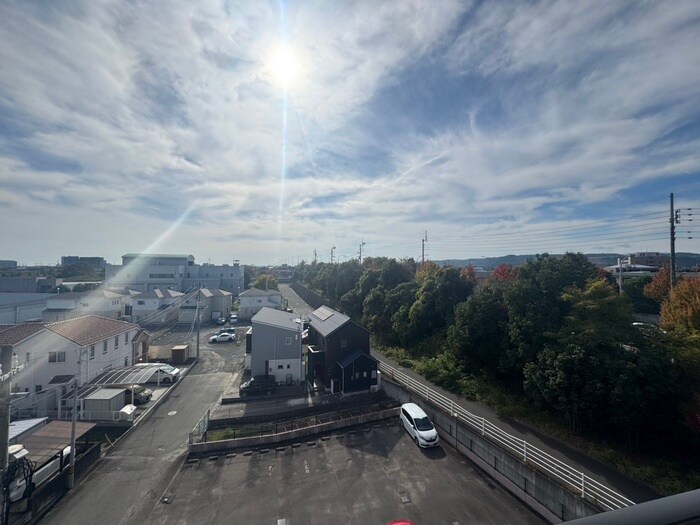 物件内観写真18　(室内からの展望)