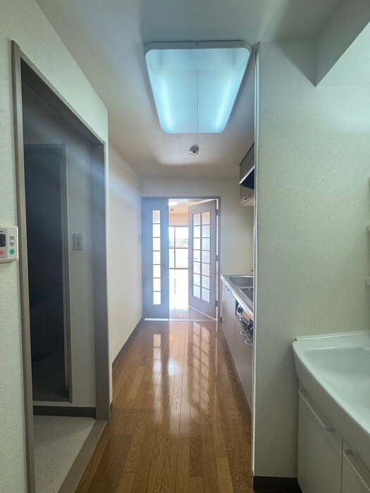 物件内観写真22　(廊下)