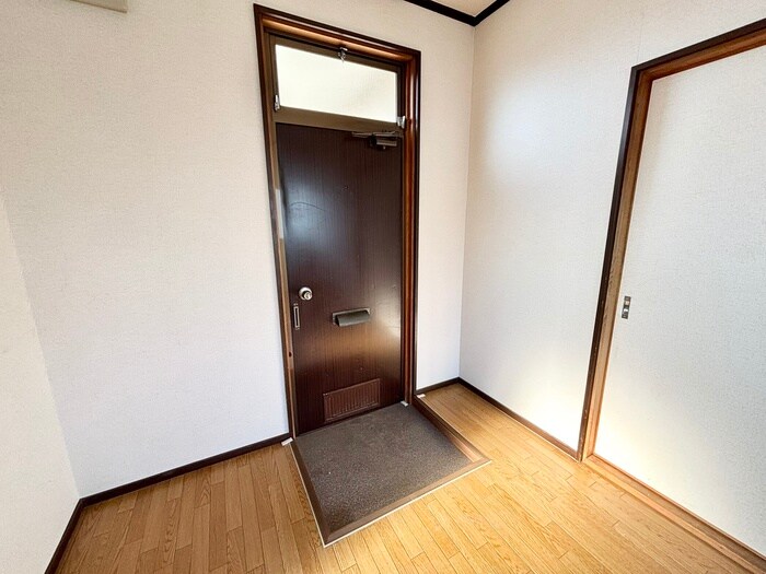 物件内観写真19　(玄関)