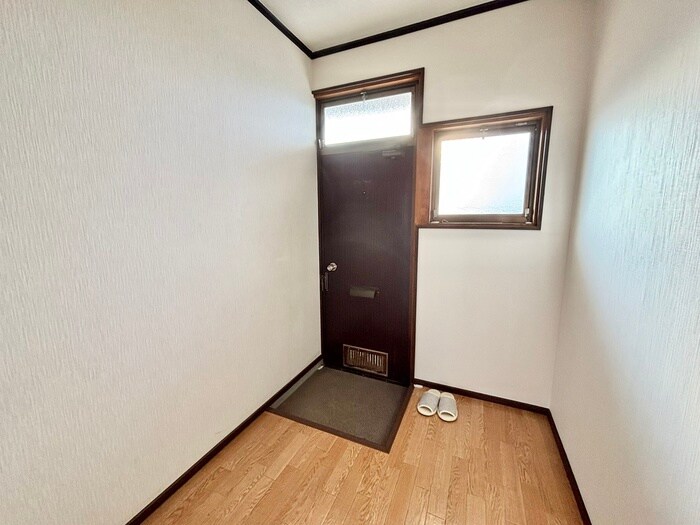 物件内観写真19　(玄関)