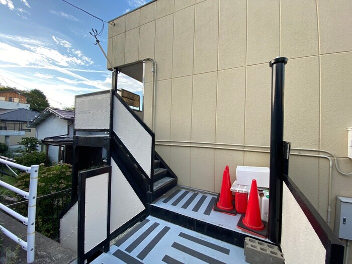 物件外観写真4　(エントランス部分)