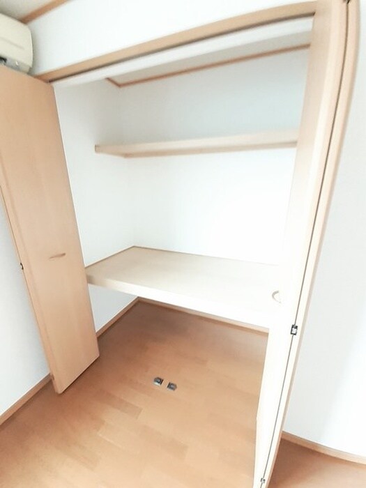 物件内観写真12　(収納)