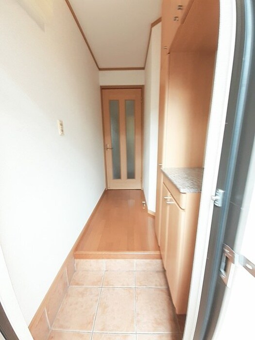 物件内観写真13　(玄関)