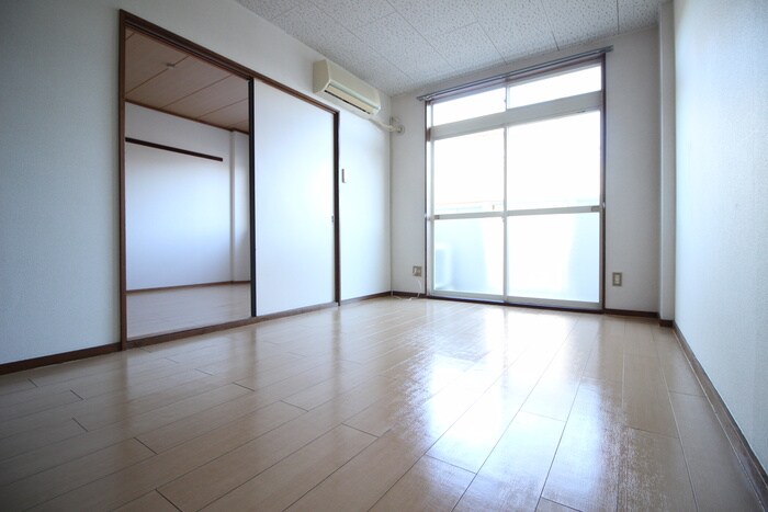 物件内観写真10　(居室)