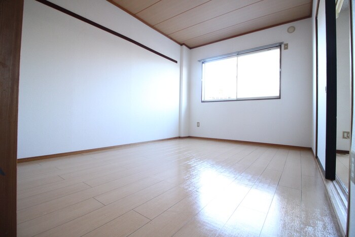 物件内観写真13　(居室)