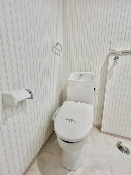 物件内観写真14　(トイレ)