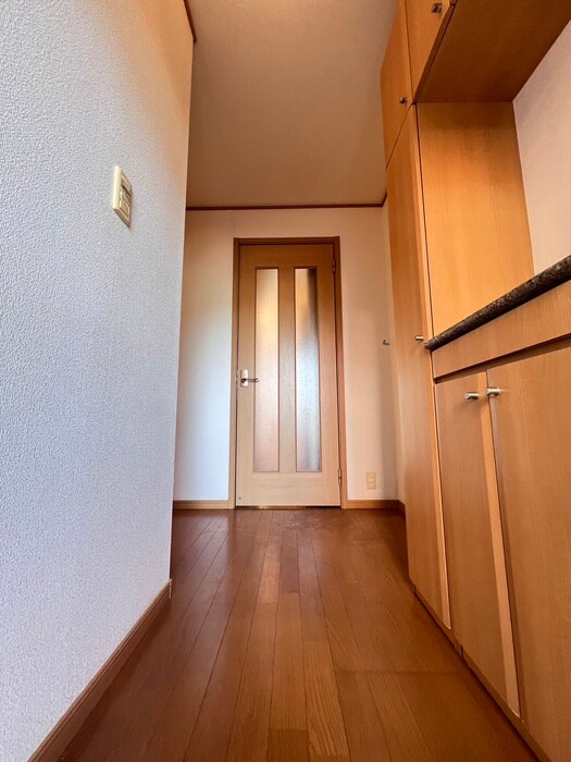 物件内観写真10　(廊下)