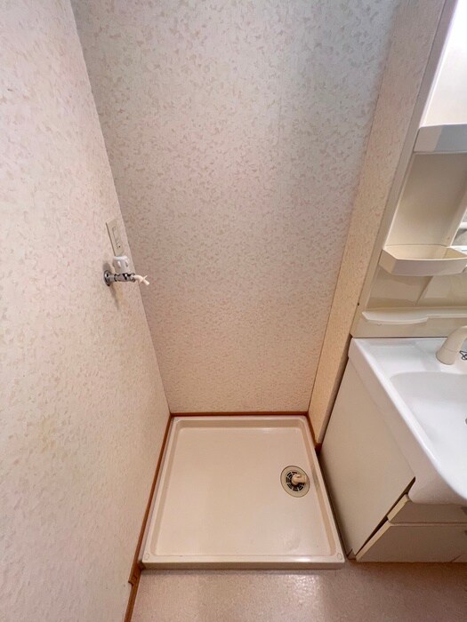 物件内観写真16　(洗濯機置場)