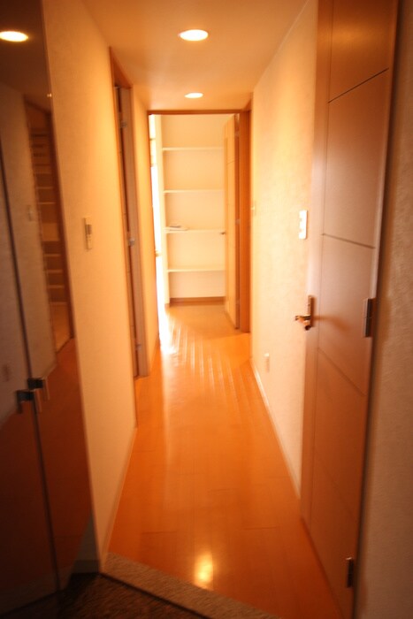 物件内観写真7　(玄関)