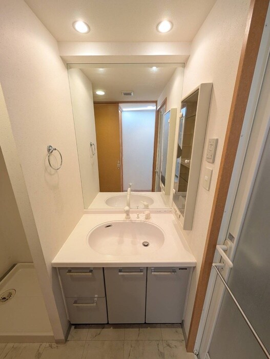 物件内観写真11　(洗面)