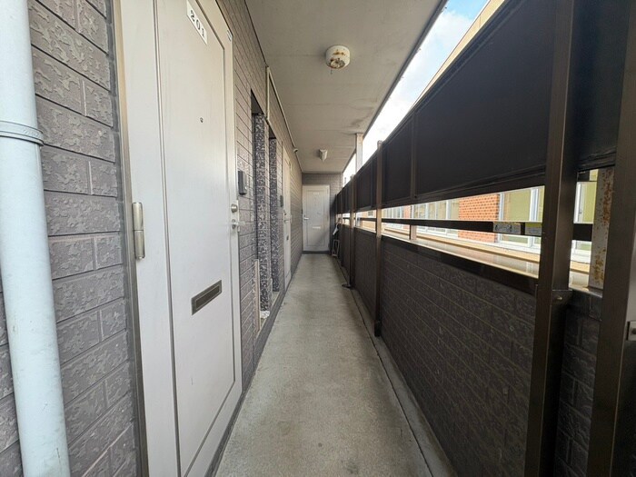 物件外観写真4　(エントランス部分)