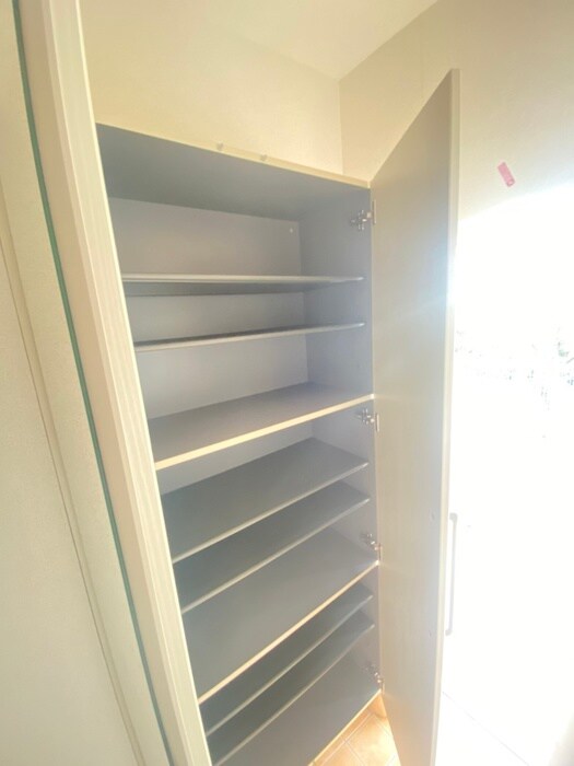 物件内観写真8　(靴箱)