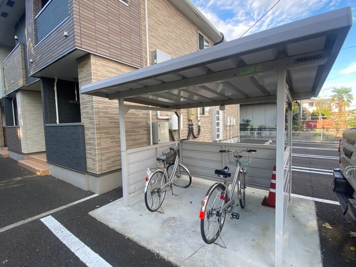 物件外観写真3　(駐輪場)