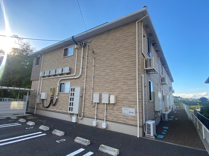 物件外観写真4　(エントランス部分)