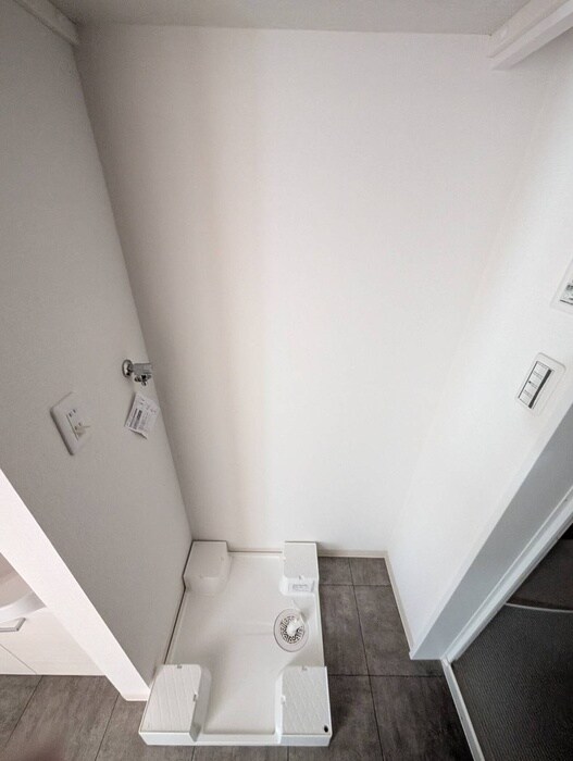 物件内観写真8　(洗濯機置場)