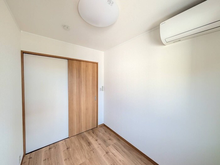 物件内観写真13　(居室)