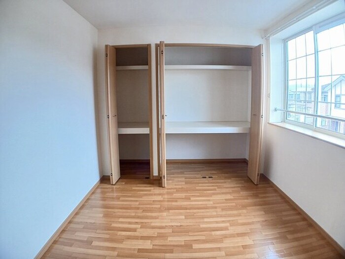 物件内観写真6　(収納)