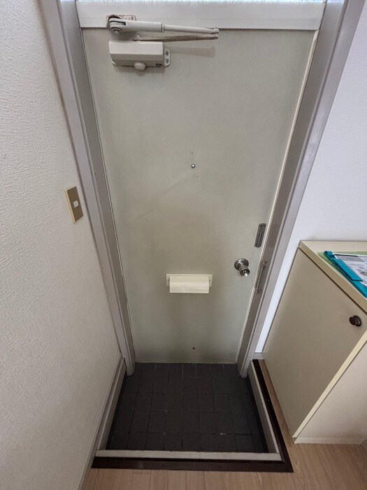 物件内観写真13　(玄関)