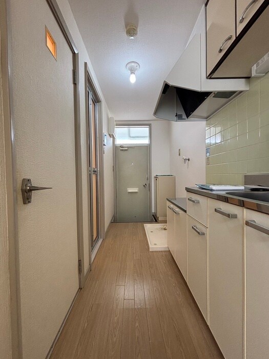 物件内観写真14　(廊下)