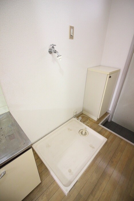 物件内観写真14　(洗濯機置場)