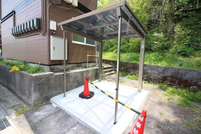 物件外観写真2　(駐輪場)