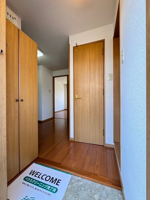物件内観写真18　(廊下)