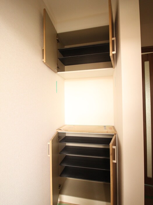 物件内観写真11　(靴箱)