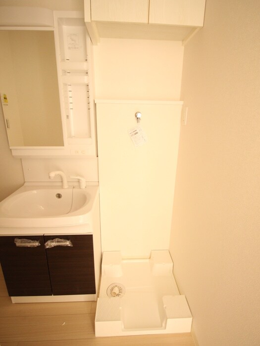 物件内観写真14　(洗濯機置場)