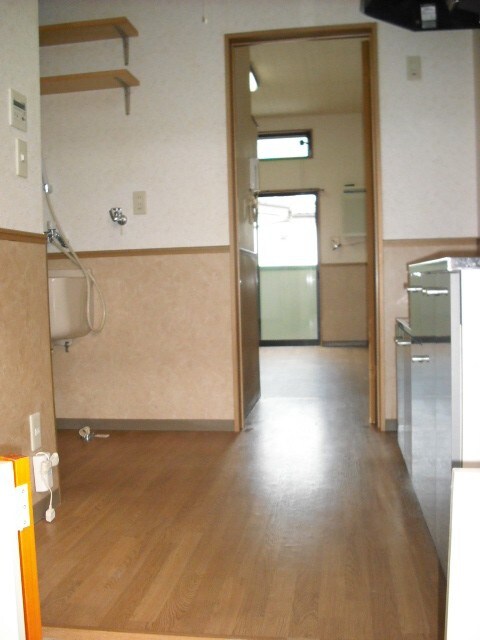 物件内観写真9　(廊下)