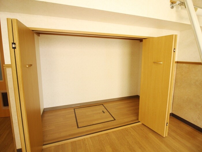 物件内観写真11　(収納)