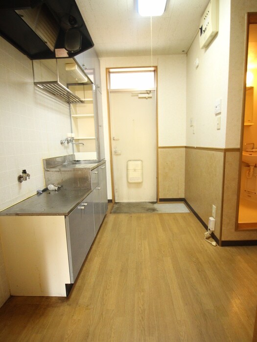 物件内観写真16　(廊下)