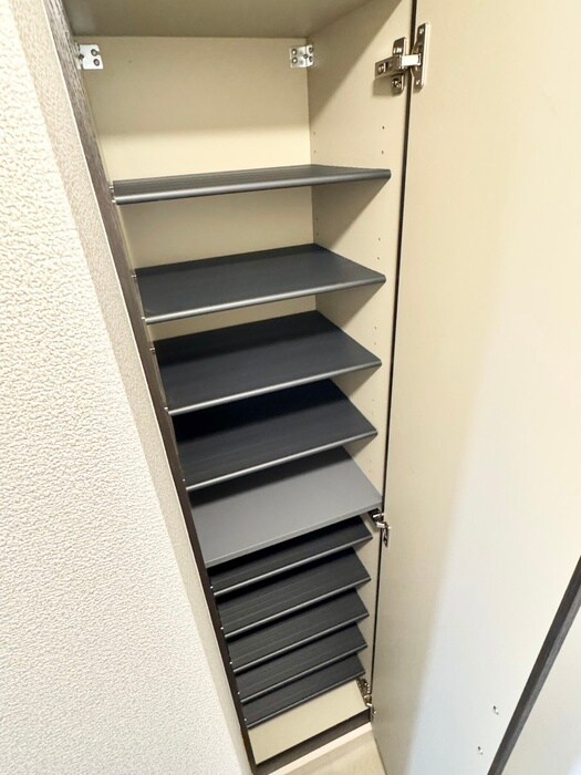 物件内観写真8　(靴箱)