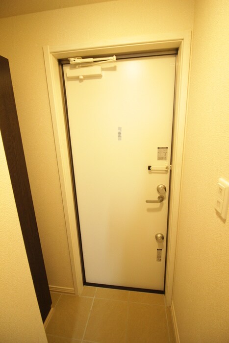 物件内観写真19　(玄関)