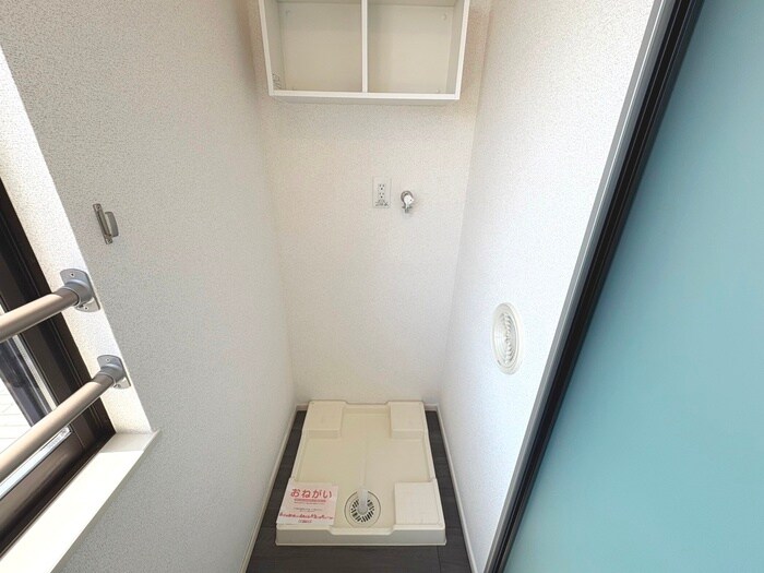 物件内観写真17　(洗濯機置場)