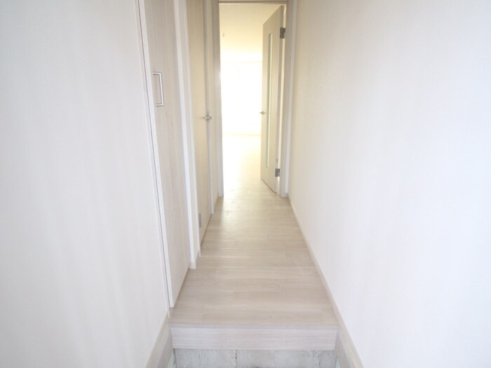 物件内観写真17　(廊下)