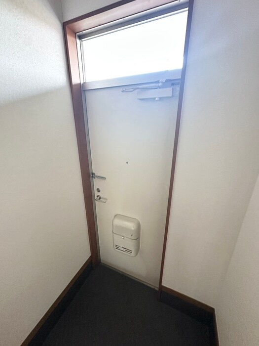 物件内観写真18　(玄関)