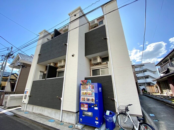 物件外観写真3　(駐輪場)