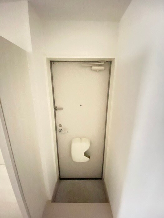 物件内観写真18　(玄関)